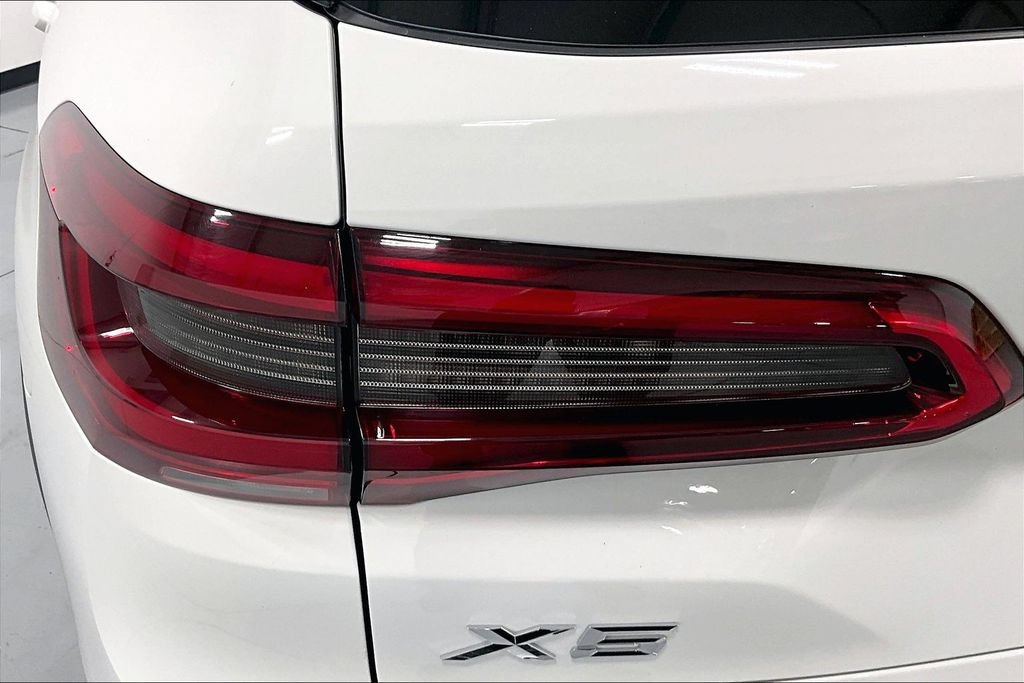 Used 2020 BMW X5 xDrive40i w/ Premium Package AWD/4WD image 32
