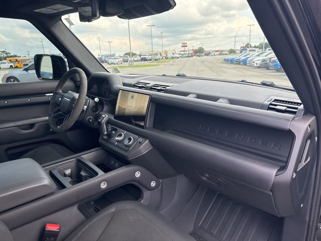 Used 2022 Land Rover Defender 110 V8 image 21