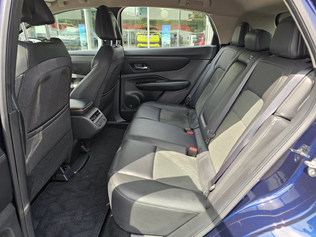 Used 2024 Nissan Ariya AWD image 18