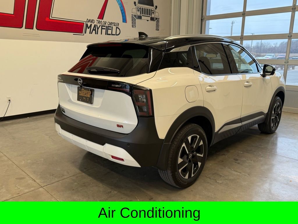 Used 2025 Nissan Kicks SR image 3