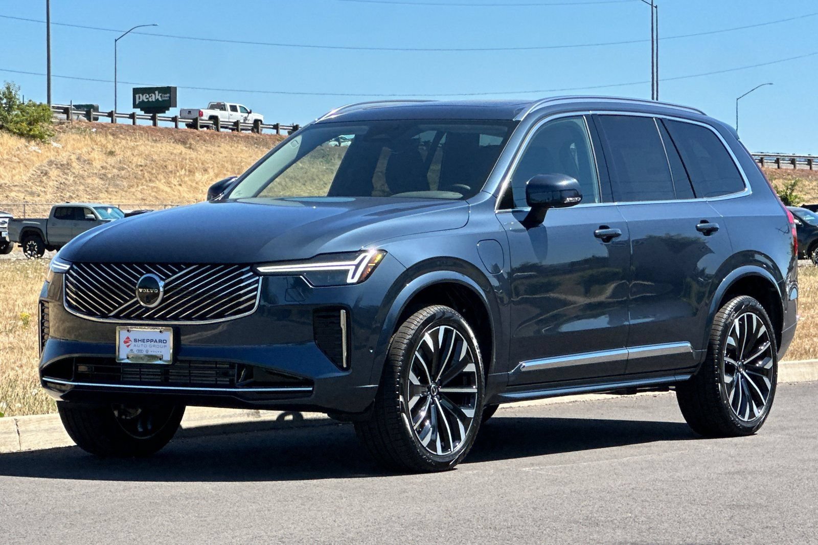 New 2026 Volvo XC90 T8 Plus w/ Protection Package AWD/4WD image 7