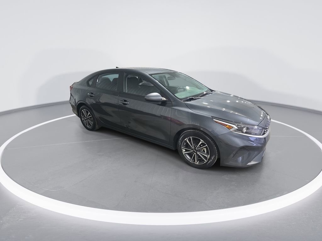 Used 2023 Kia Forte LXS image 2