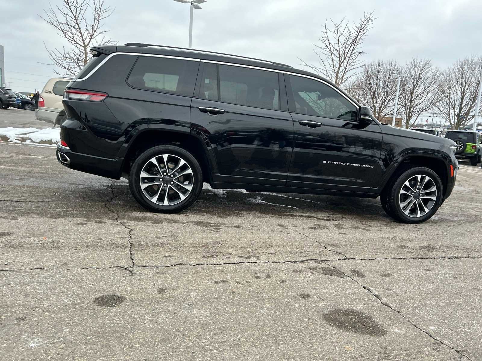 Certified 2023 Jeep Grand Cherokee L Overland w/ Advanced Protech Group III image 10