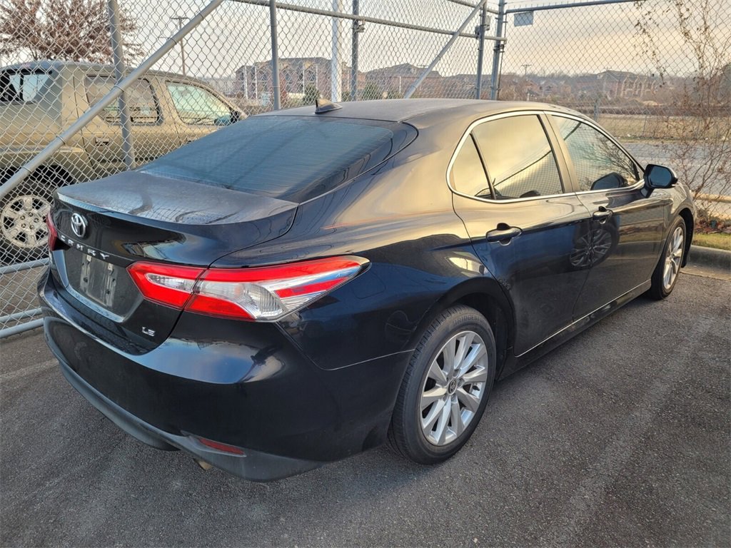 Used 2020 Toyota Camry LE image 2