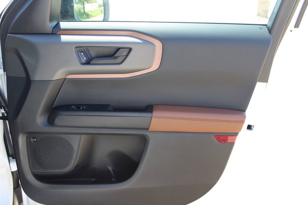 Used 2025 Ford Bronco Sport Outer Banks w/ Outer Banks Tech Package+ AWD/4WD image 41