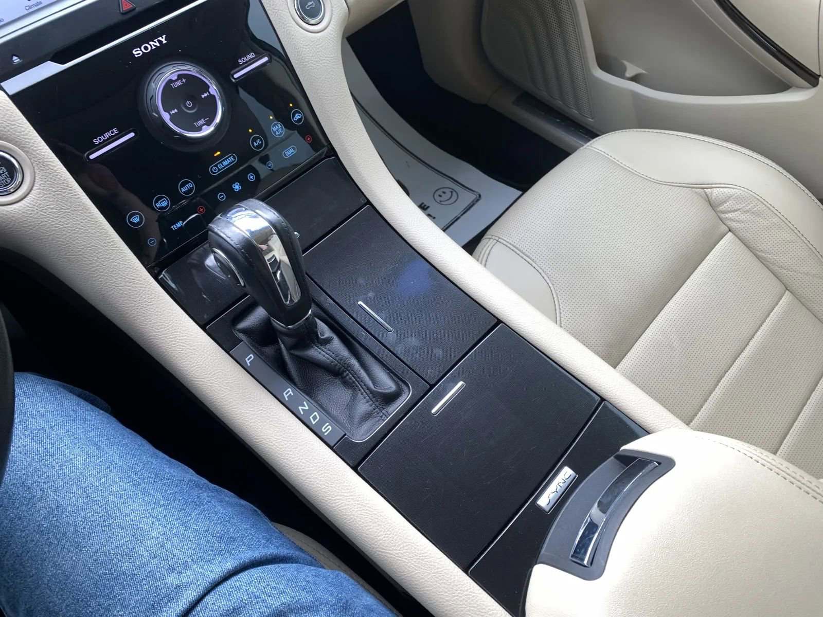 Used 2018 Ford Taurus Limited w/ Driver Assist Package image 20