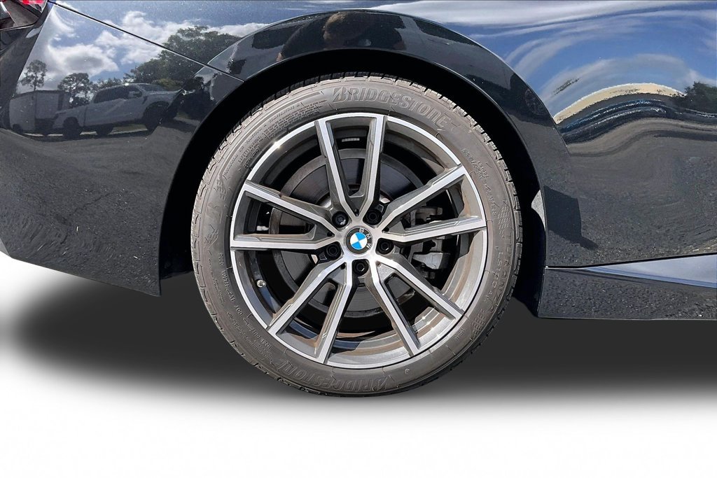 Used 2025 BMW 230i Coupe w/ Convenience Package RWD image 30