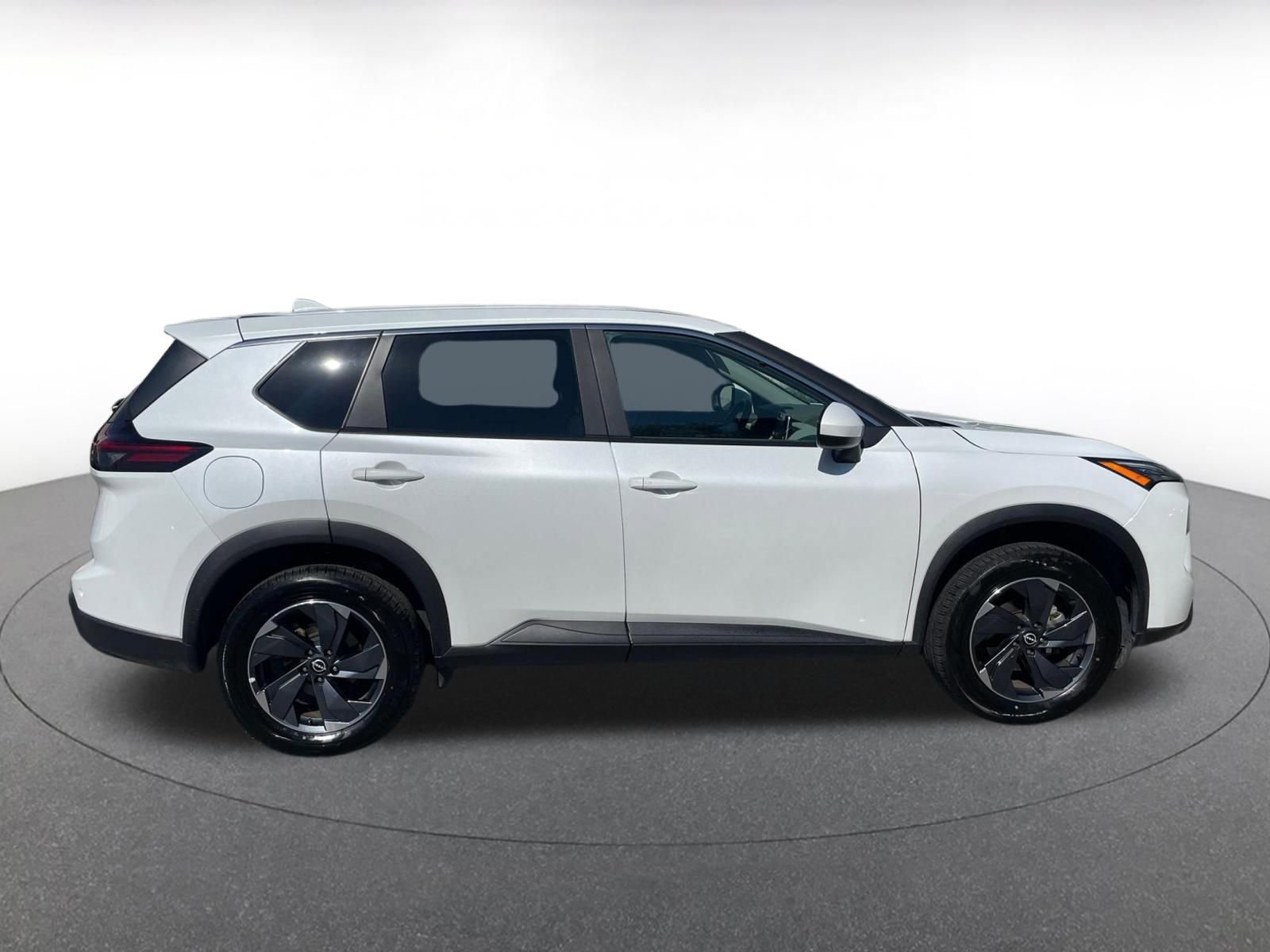 Used 2025 Nissan Rogue SV FWD image 15