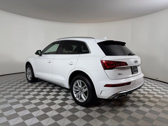 Used 2023 Audi Q5 2.0T Premium w/ Convenience Package image 5