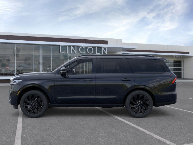 New 2026 Lincoln Navigator Reserve w/ Jet Appearance Package image 3