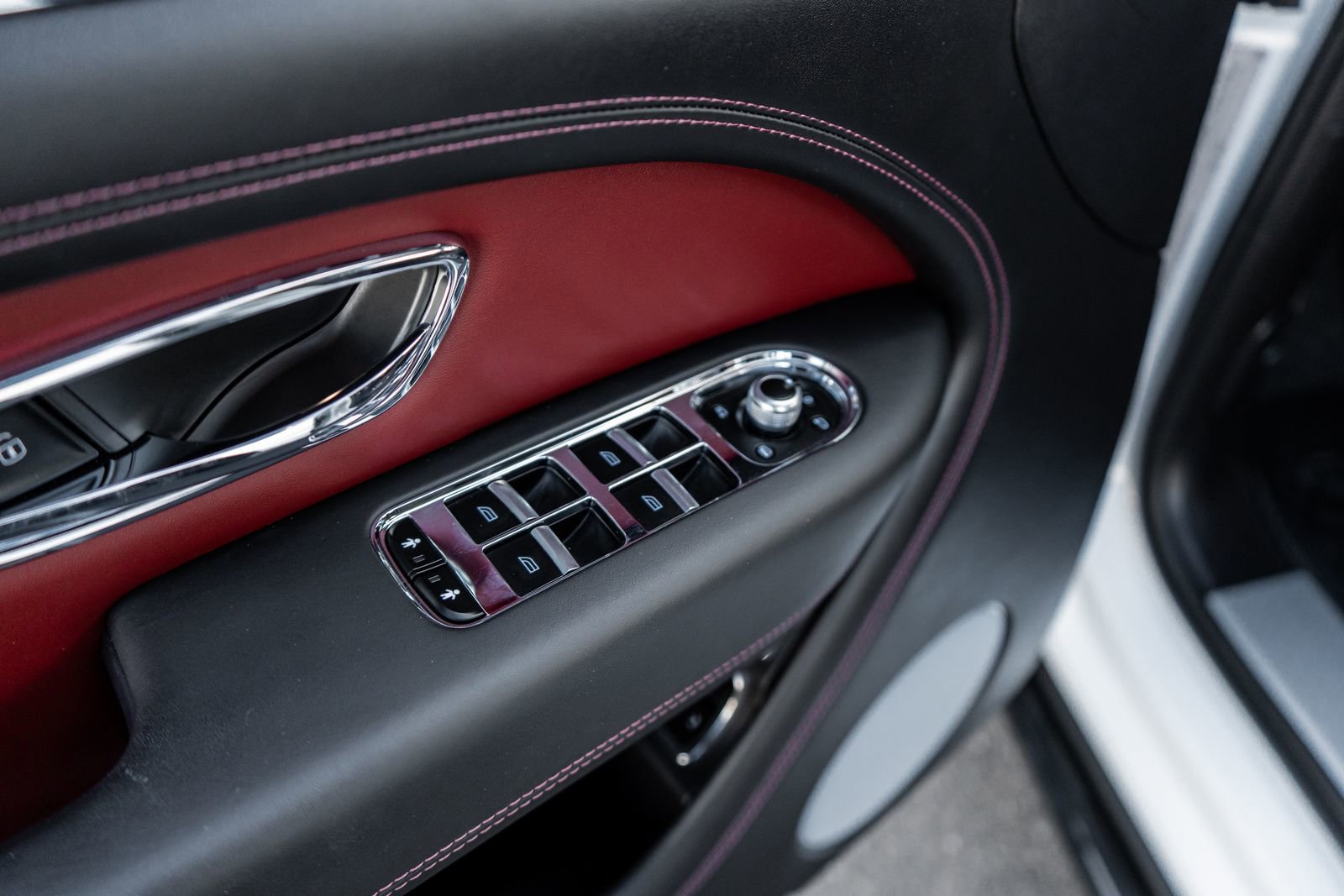 Certified 2022 Bentley Bentayga image 25