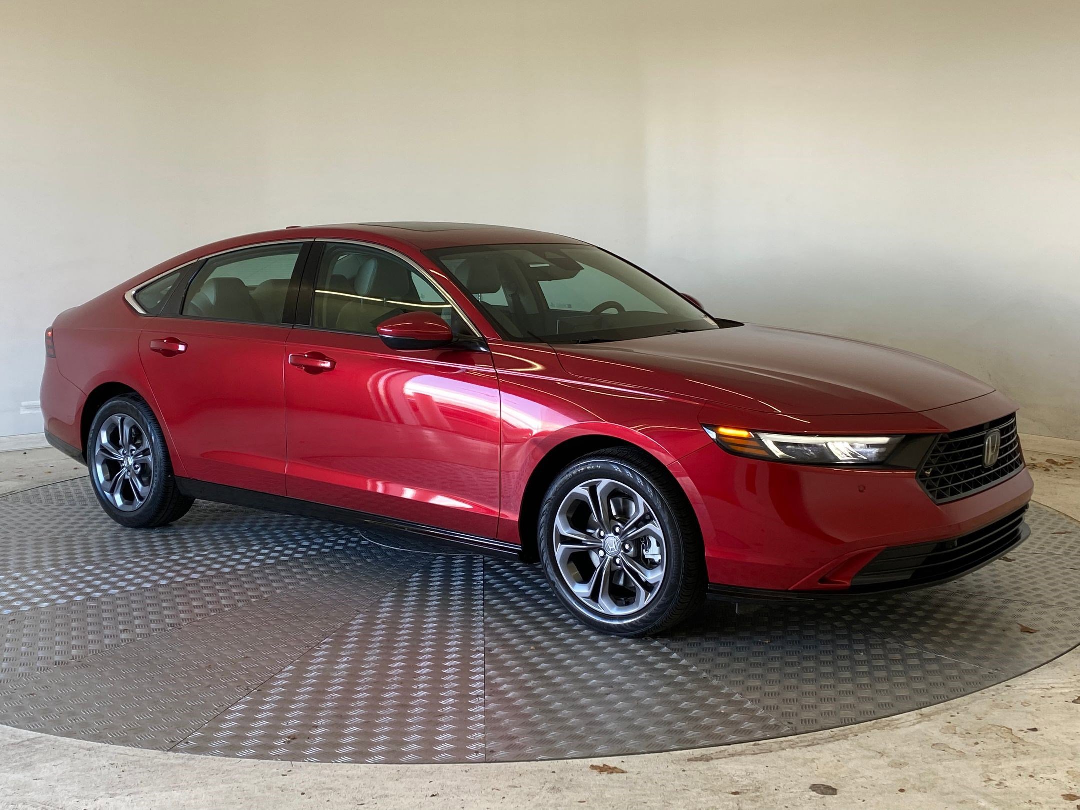 Used 2024 Honda Accord EX-L image 6