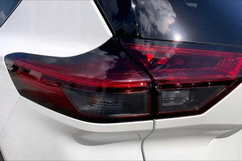 Used 2023 Nissan Rogue SL w/ SL Premium Package FWD image 34