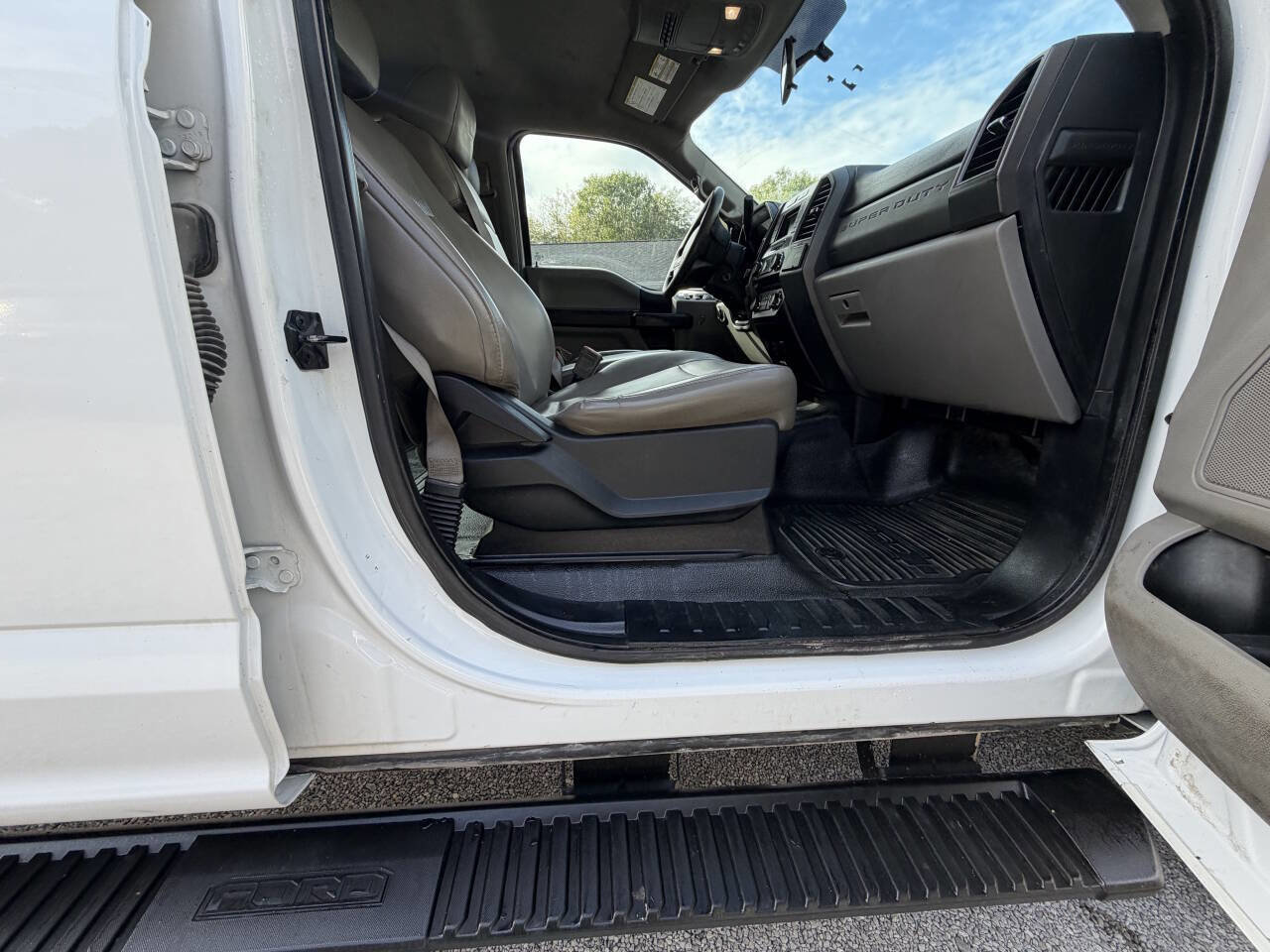 Used 2018 Ford F250 XL w/ Power Equipment Group image 15