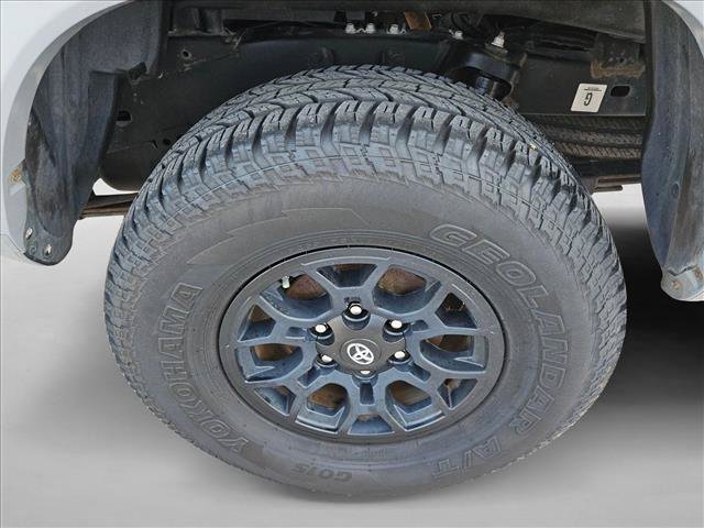 Certified 2020 Toyota Tacoma SR5 AWD/4WD image 21