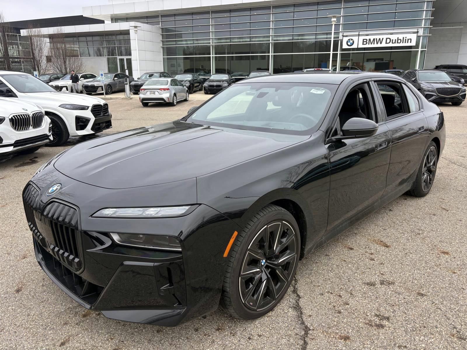 Used 2026 BMW i7 xDrive60 w/ Executive Package AWD/4WD image 1