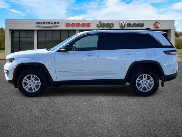 Used 2024 Jeep Grand Cherokee Laredo w/ MOPAR Finishing Package image 30