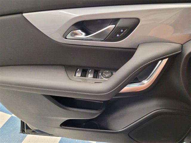 New 2025 Chevrolet Blazer LT w/ Midnight/Sport Edition image 24