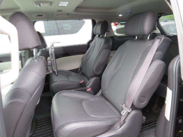 Used 2023 Kia Carnival SX Prestige FWD image 12