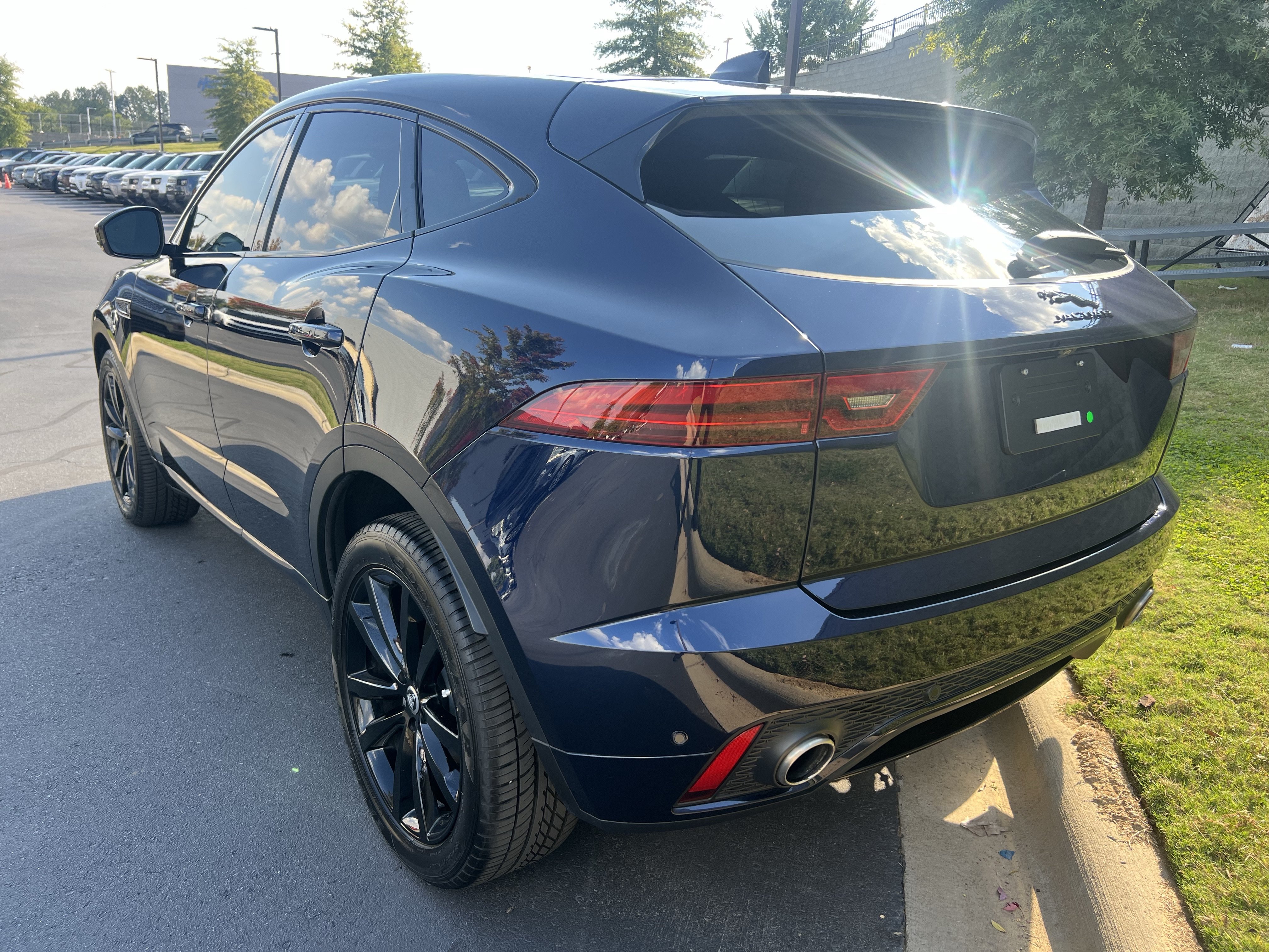 Certified 2024 Jaguar E-PACE R-Dynamic SE AWD/4WD image 5
