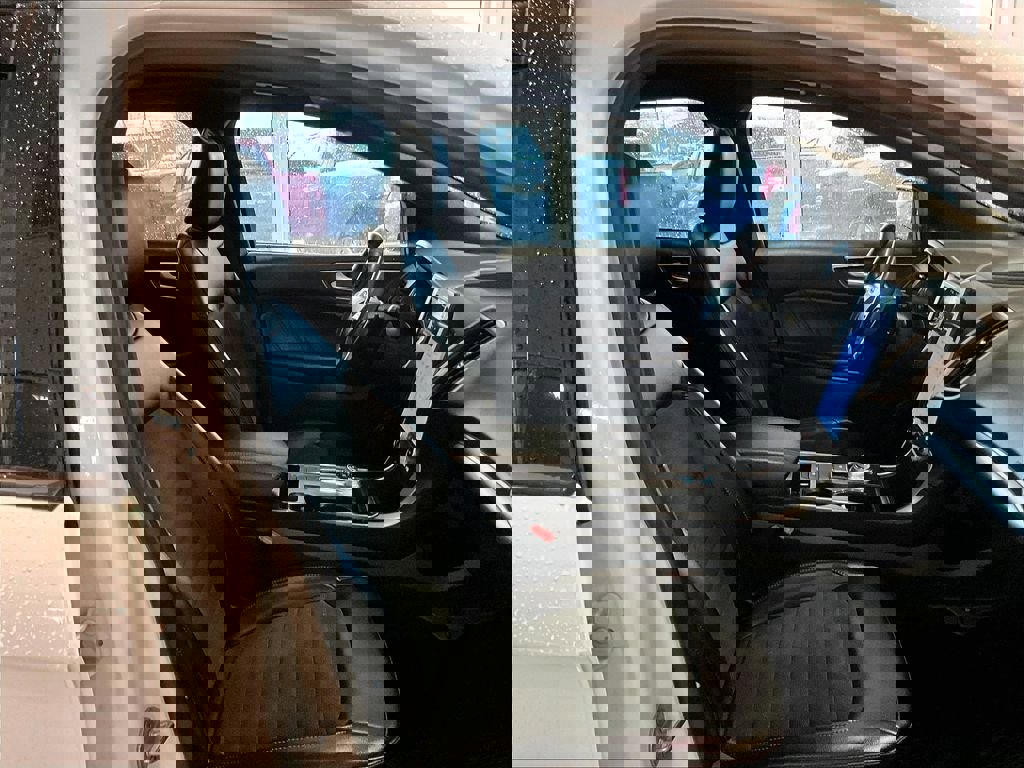 Used 2022 Ford Edge ST-Line w/ Class II Trailer Tow Package image 11