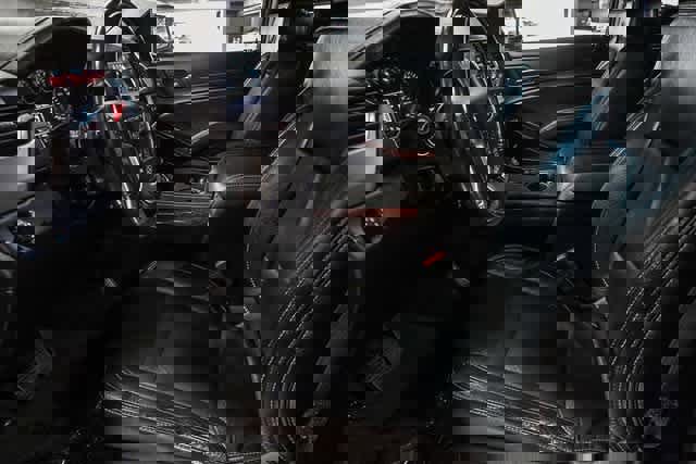 Used 2018 GMC Yukon SLE image 19