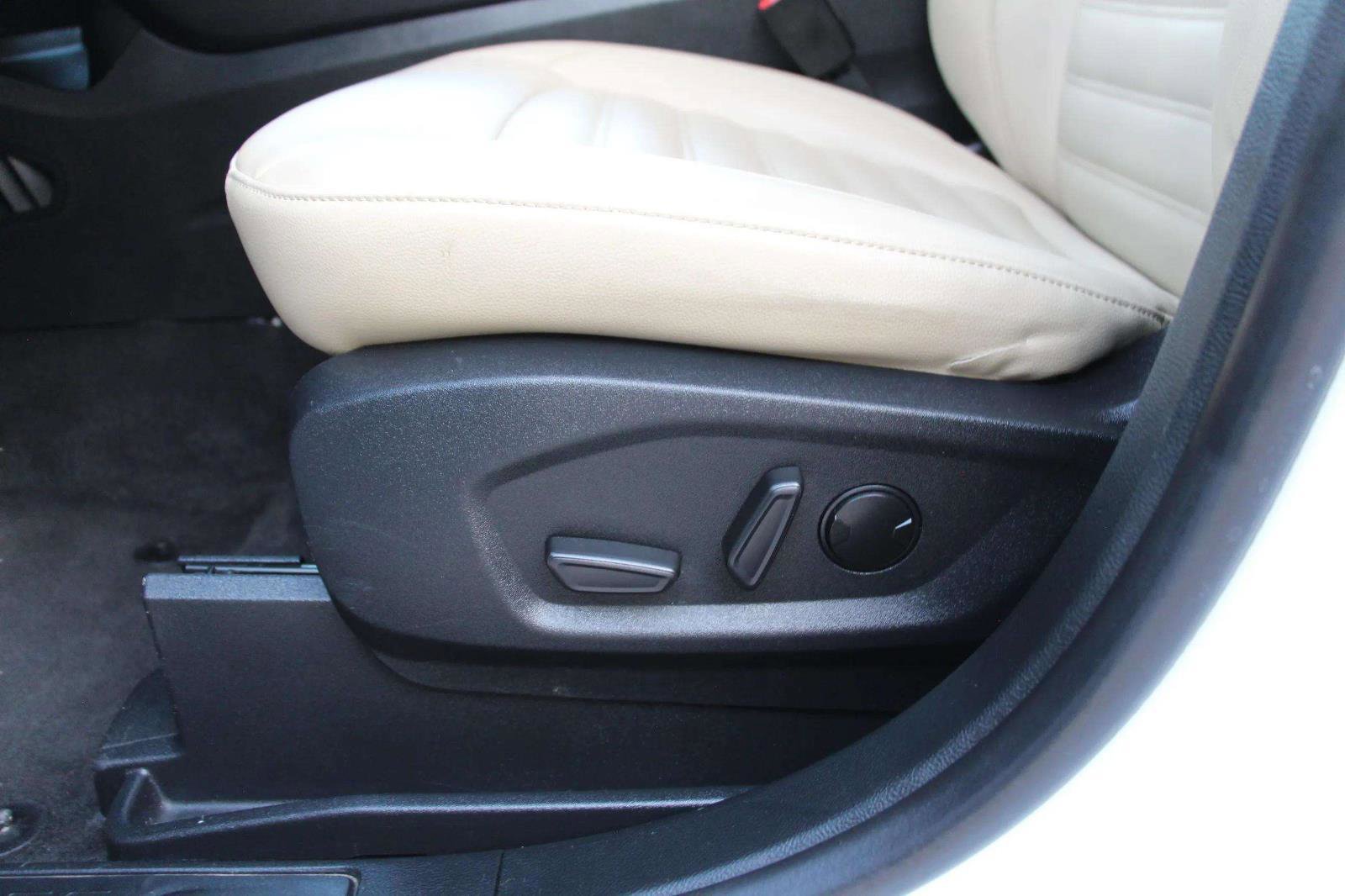 Used 2024 Ford Edge SEL image 13