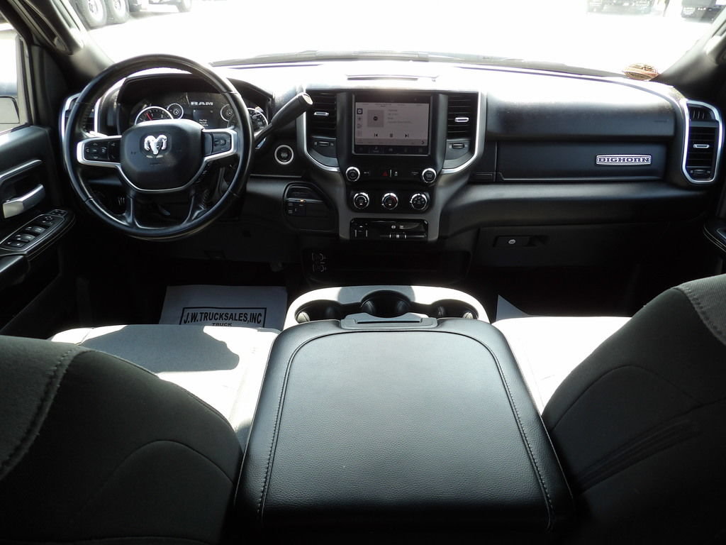 Used 2024 RAM 2500 Big Horn AWD/4WD image 36