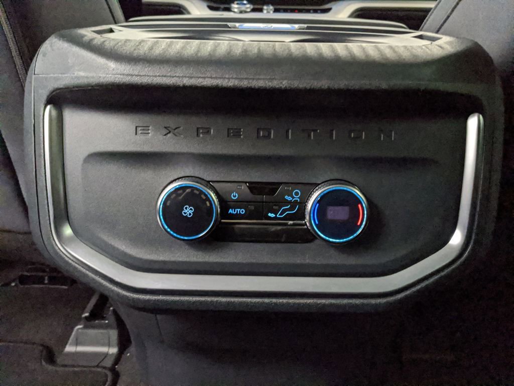 New 2025 Ford Expedition Active image 18