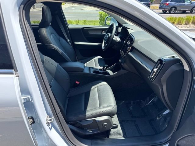 Used 2025 Volvo XC40 B5 Core AWD/4WD image 15