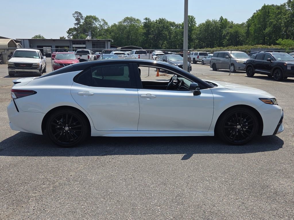 Used 2023 Toyota Camry XSE FWD image 11