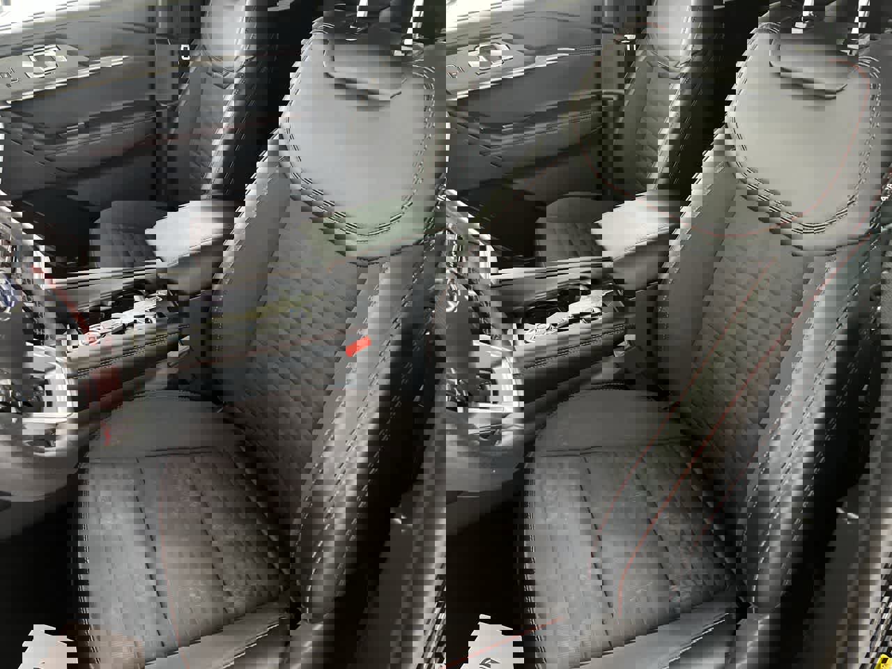 Used 2025 Ford Explorer ST-Line image 15