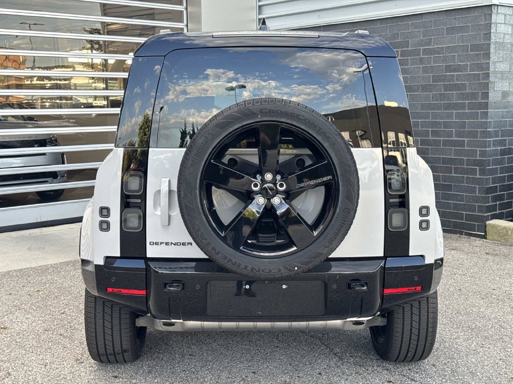 New 2026 Land Rover Defender 110 X-Dynamic SE AWD/4WD image 5