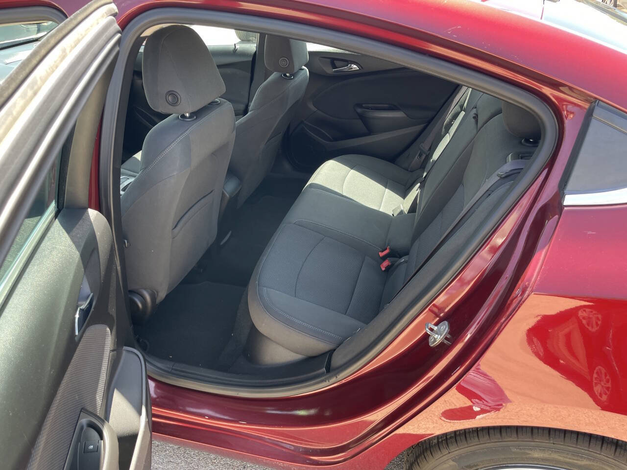 Used 2016 Chevrolet Cruze LT FWD image 13