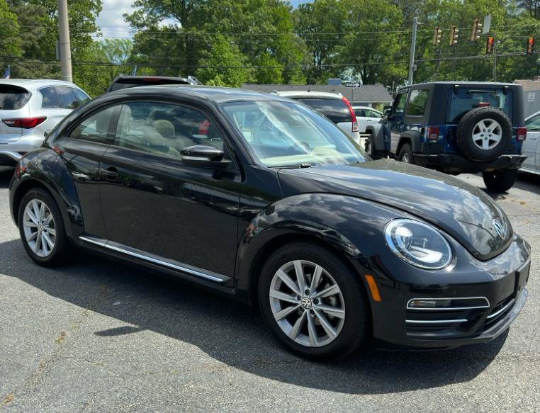 Used 2017 Volkswagen Beetle 1.8T SE FWD image 4