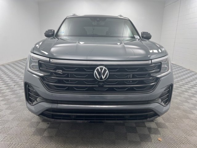 Used 2025 Volkswagen Atlas SEL Premium R-Line image 3