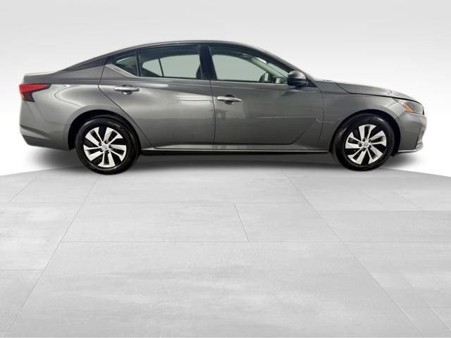 Used 2025 Nissan Altima 2.5 S image 10