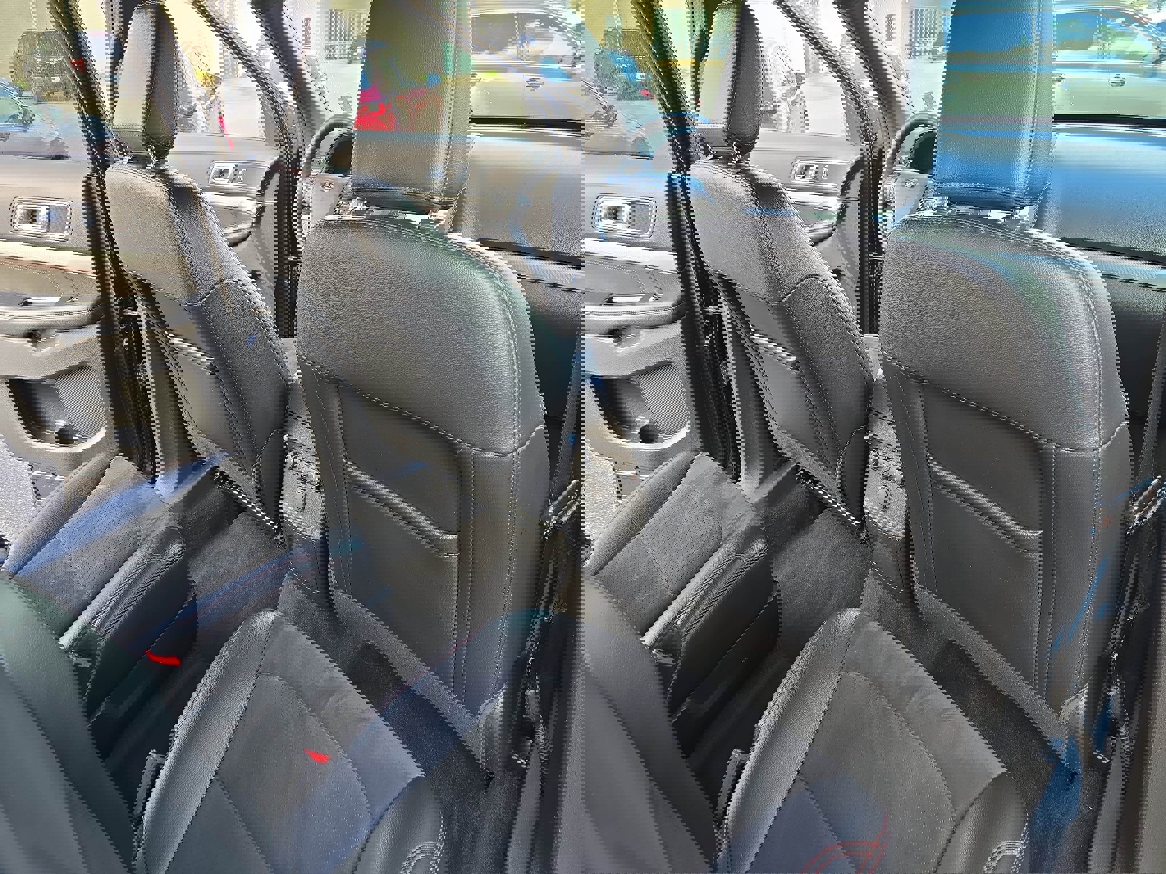 Used 2018 Ford Explorer XLT w/ Equipment Group 202A image 12