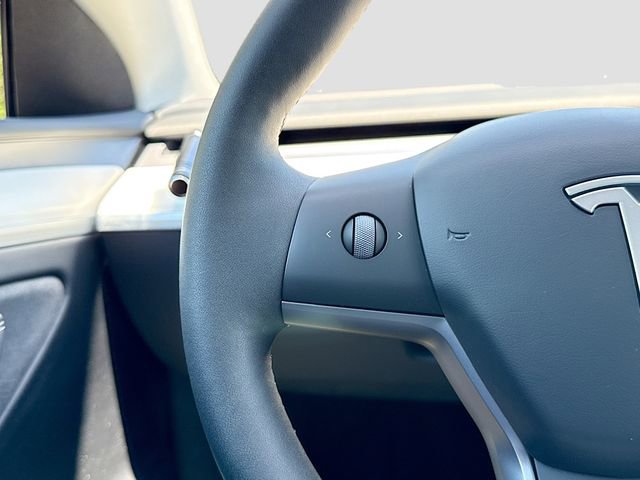 Used 2024 Tesla Model Y Performance AWD/4WD image 34