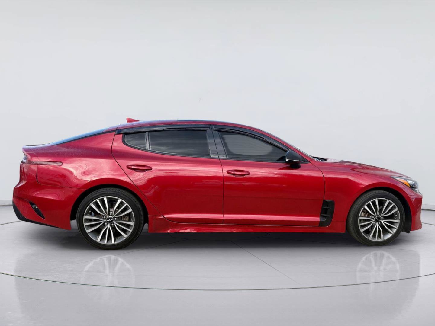 Used 2020 Kia Stinger GT2 RWD image 2