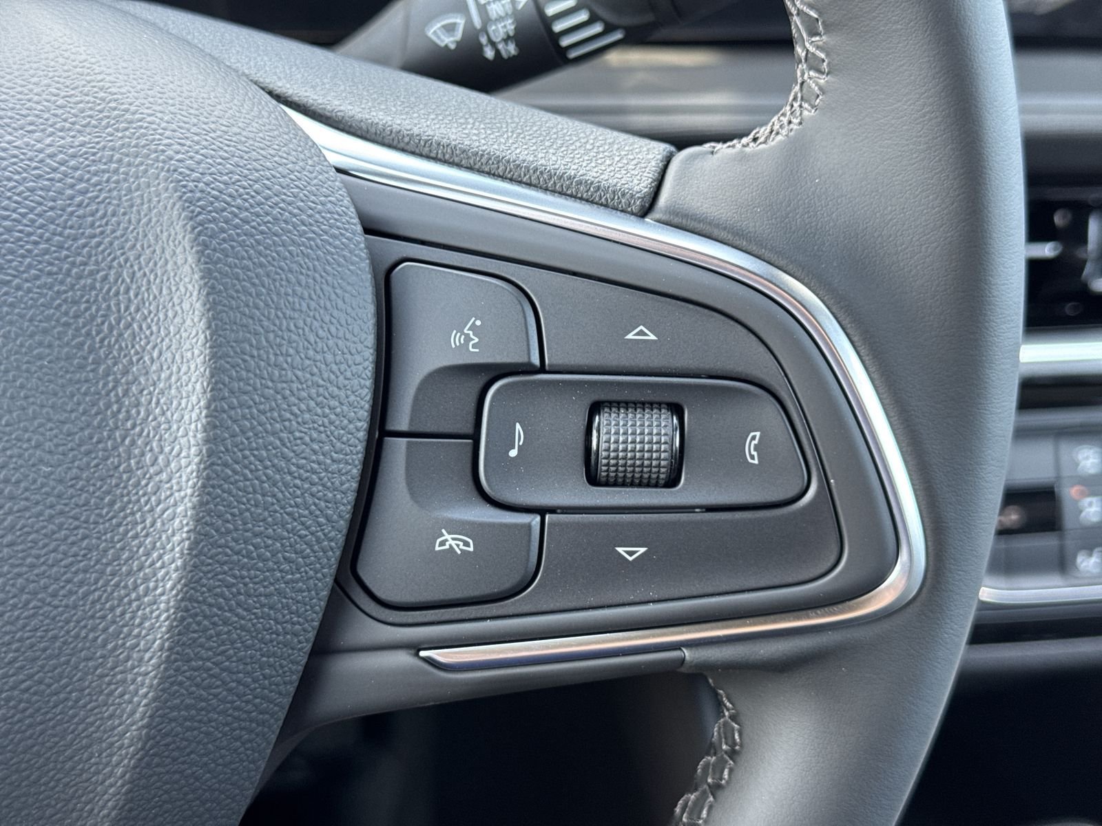 New 2026 Buick Envista Sport Touring FWD image 77