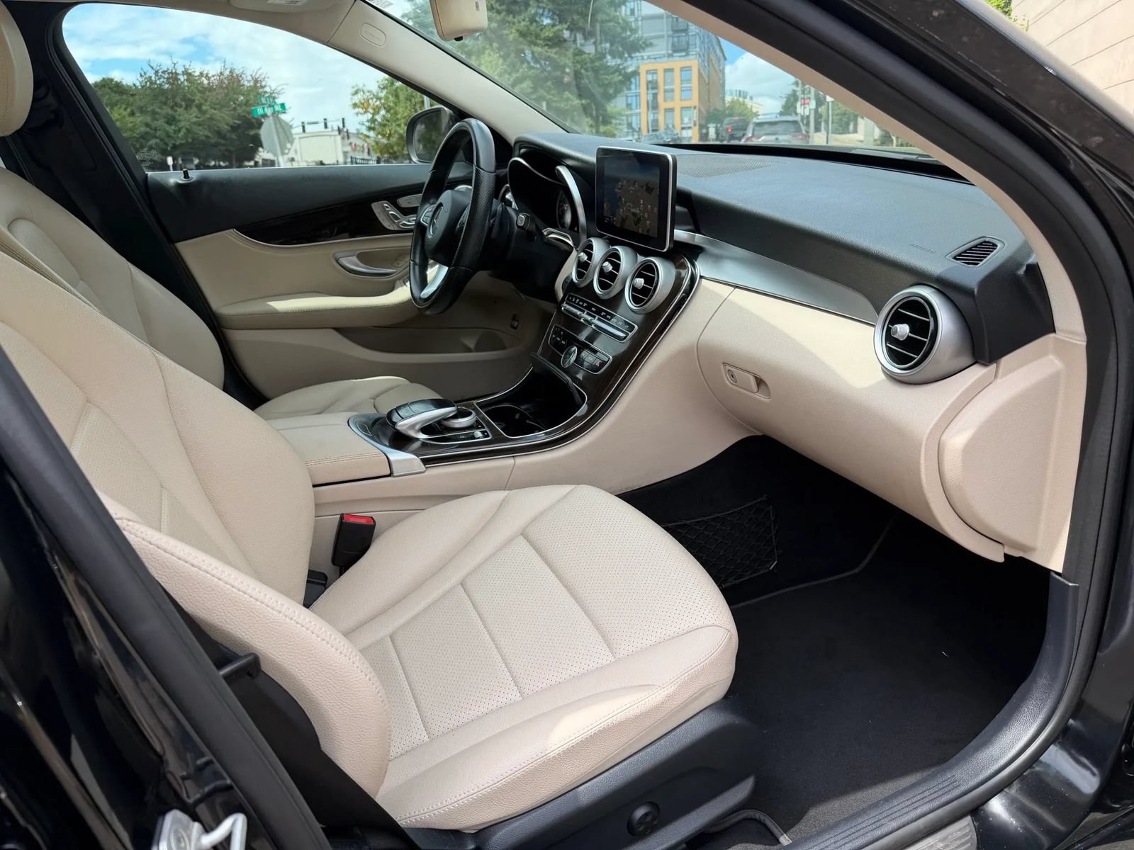 Used 2016 Mercedes-Benz C 300 4MATIC Sedan image 23