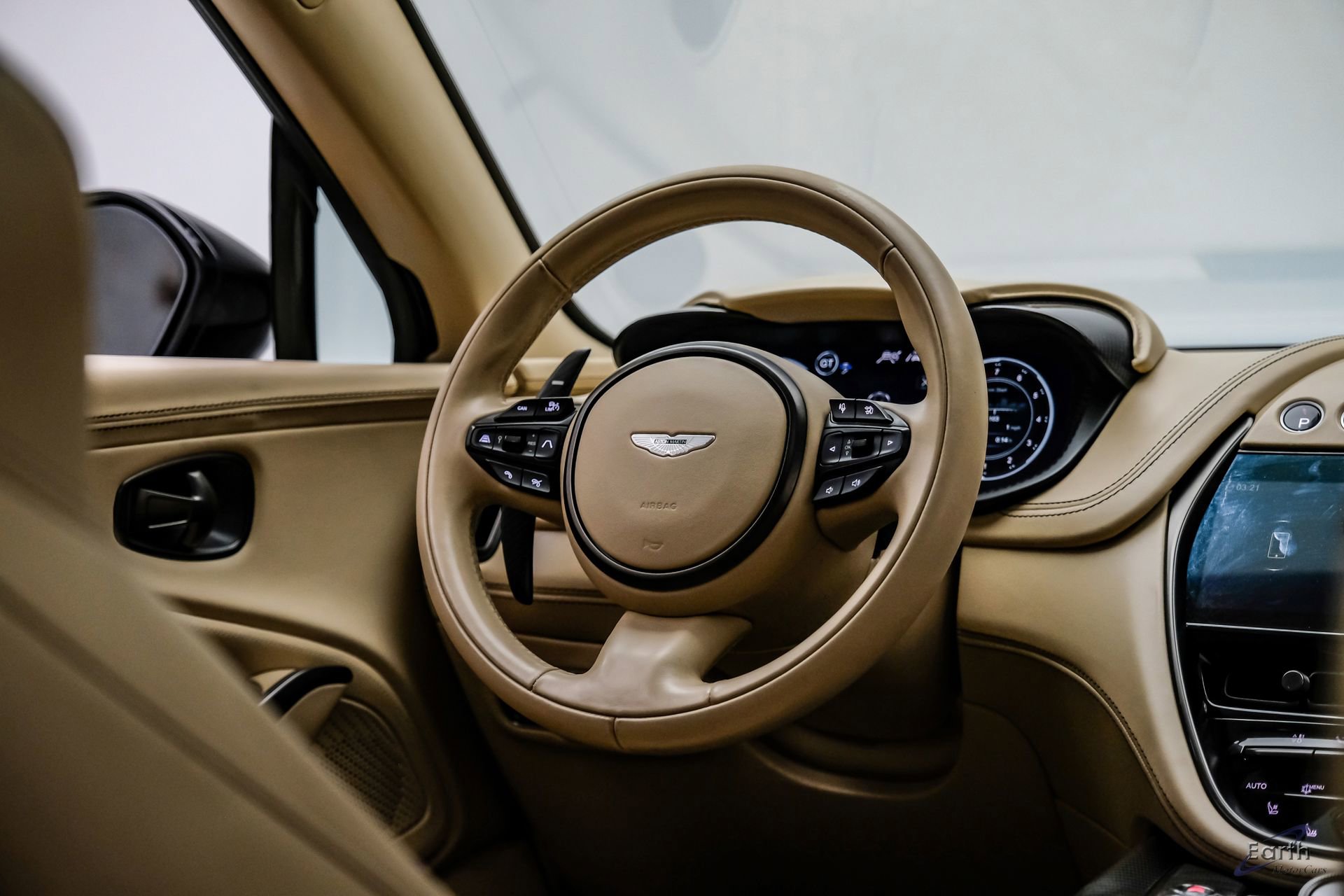 Used 2023 Aston Martin DBX 707 image 43