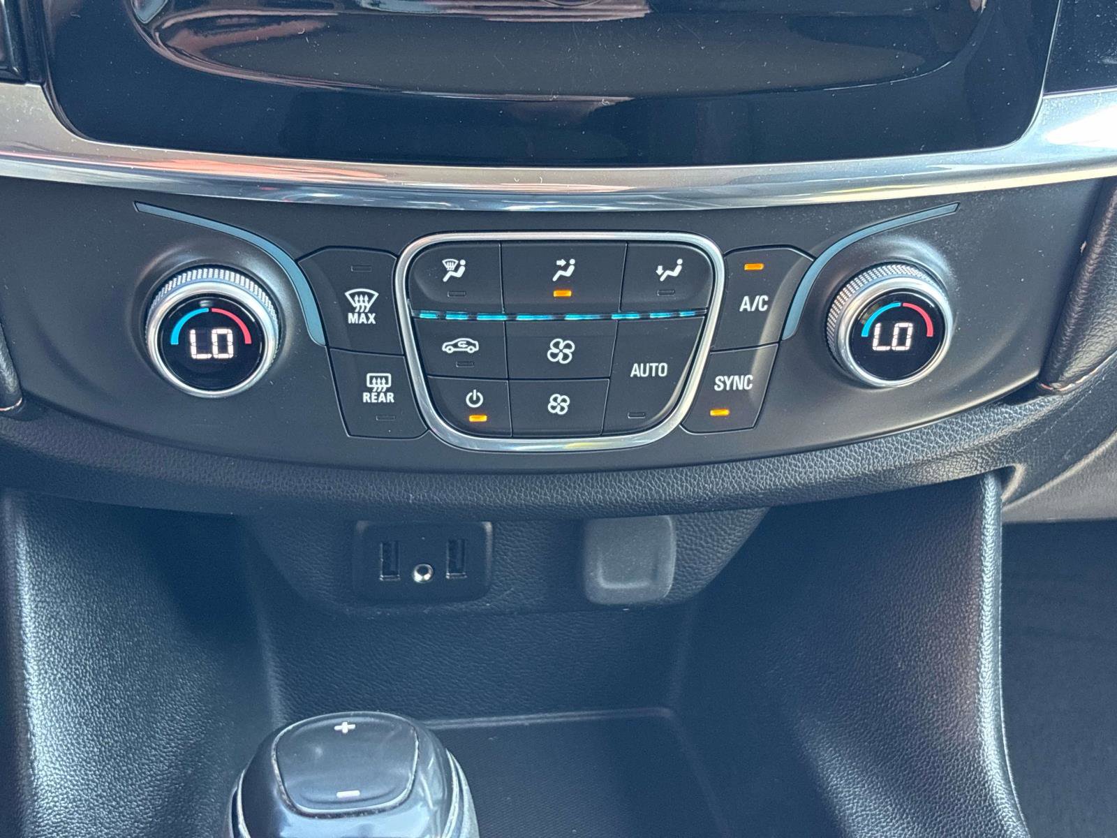 Used 2018 Chevrolet Traverse LS AWD/4WD image 22