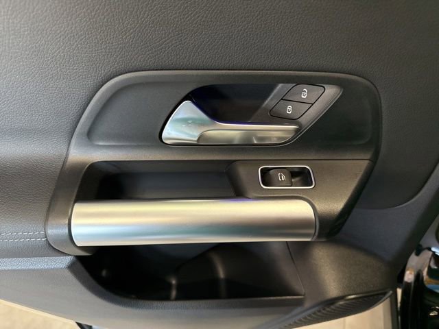 Used 2024 Mercedes-Benz GLA 250 4MATIC image 32