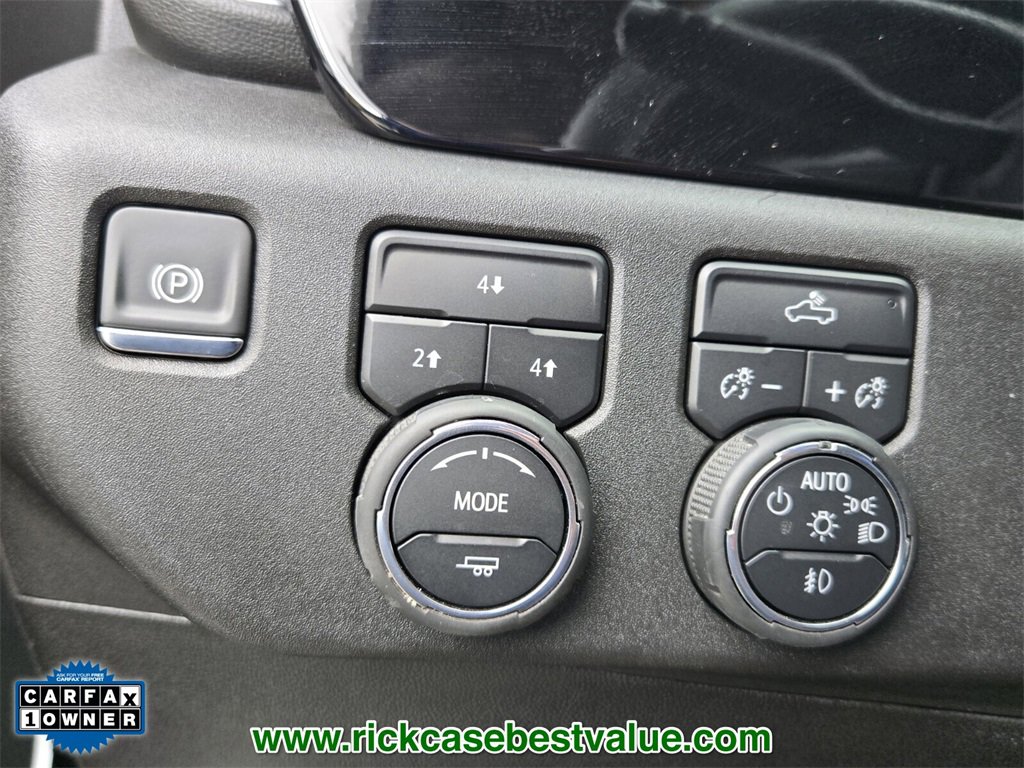 Used 2025 Chevrolet Silverado 2500 LT w/ Convenience Package image 34