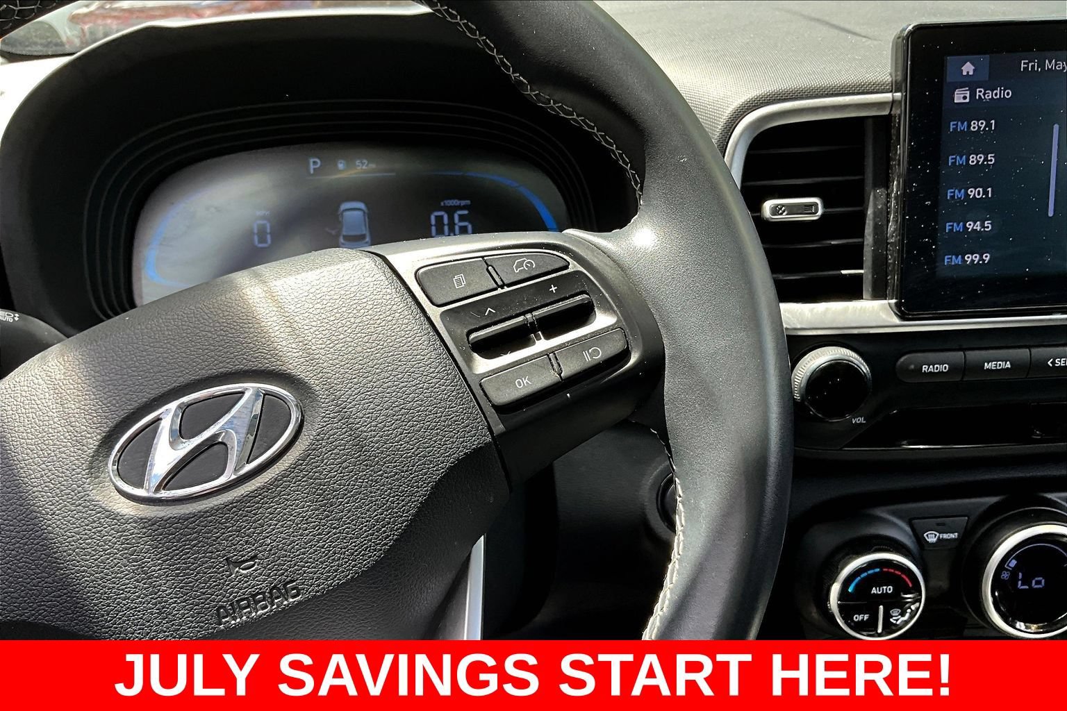 Used 2025 Hyundai Venue SEL FWD image 16