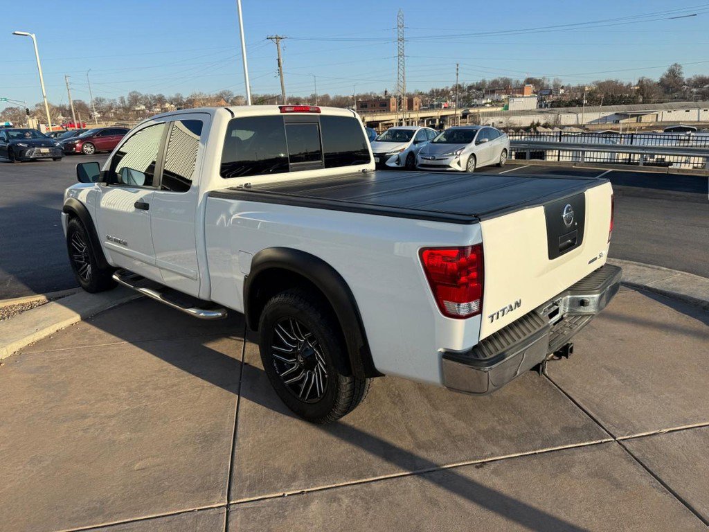Used 2011 Nissan Titan SV image 10