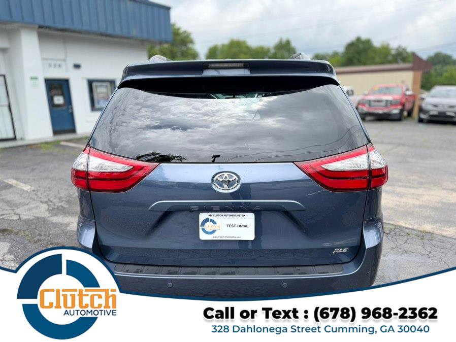 Used 2017 Toyota Sienna XLE w/ XLE Navigation Package FWD image 6