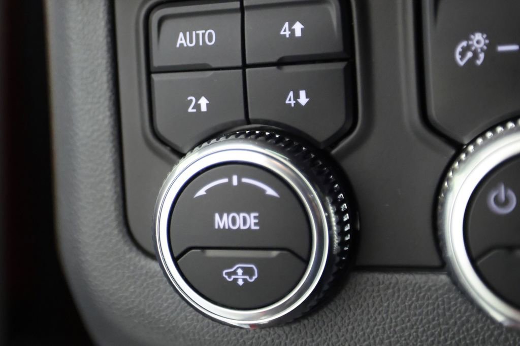 Used 2024 GMC Yukon Denali w/ Denali Reserve Package AWD/4WD image 31